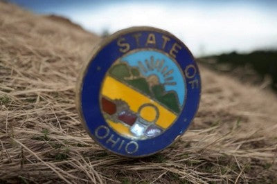 Pin's vintage State of Ohio USA rond émaillé bleu jaune souvenir épinglette