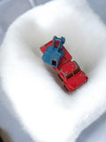 Camion miniature vintage rouge et bleu, modèle ancien rétro jouet d'occasion