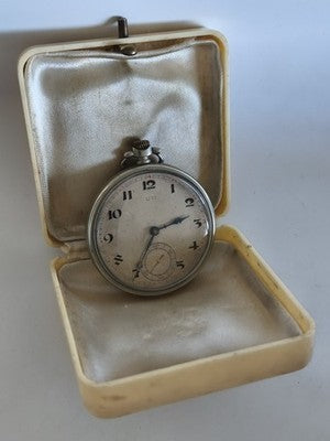 Montre de gousset ancienne UTI, cadran 24h, boîtier métal, écrin