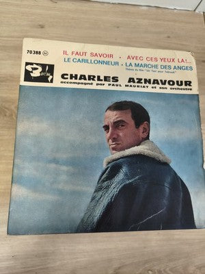 Vintage 45T Charles Aznavour Barclay Il Faut Savoir pochette photo d'époque