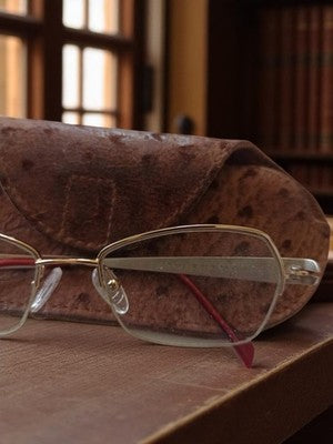 Lunettes Vuillet Vega vintage plaqué or, étui cuir ancien, monture fine