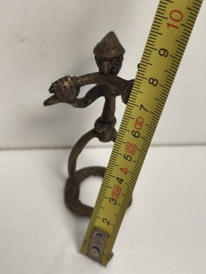 Petite statuette africaine bronze personnage abstrait ancien sculpture ethnique