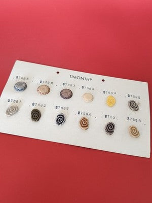Lot vintage boutons anciens avec présentoir commercial manufacture couture Franc