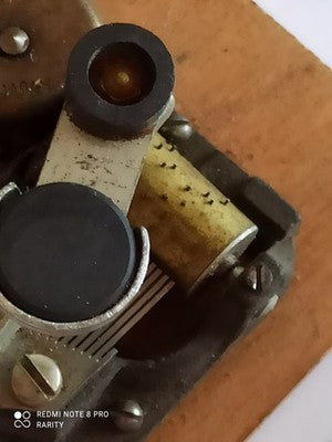 Boîte à musique mécanique Jokiwa Japan vintage, mécanisme métal sur socle bois