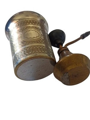 Gobelet métal argenté gravé + pulvérisateur laiton vintage déco orientale