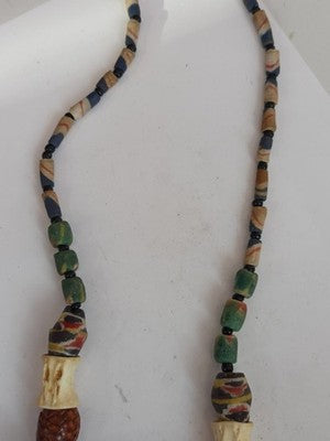 Collier vintage ethnique bois et os, perles artisanales rétro ancien