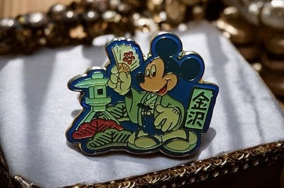 Pin's Mickey Tokyo Disneyland kimono Nouvel An chinois rare émaillé Disney