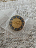 Pin's vintage Europ' Snack rond doré noir rétro années 90 badge étoilé