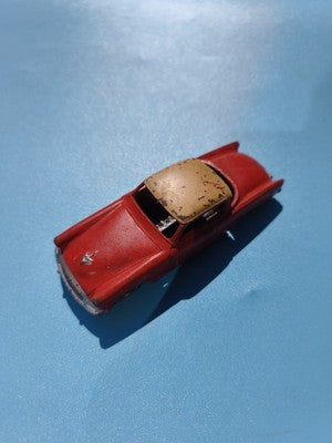 Dinky Toys Studebaker Commander vintage rouge toit beige ancien modèle de collec