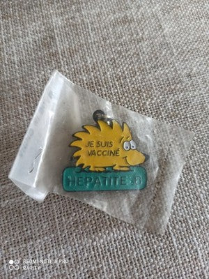 Porte-clés vintage hérisson Je suis vacciné Hépatite B rétro campagne santé
