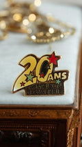 Pin's vintage 20 ans La Maison de Valérie badge logo années 90 émaillé