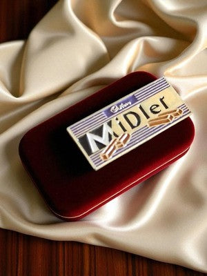 Pin's vintage émail Choco Midler, accessoire publicitaire rétro