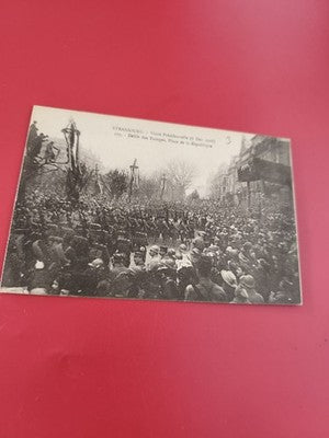 Ancienne carte postale Strasbourg oblitérée défilé troupes 1918 philatélie
