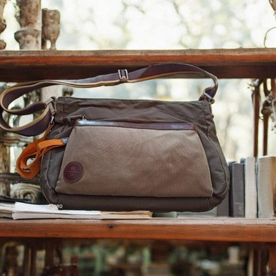 Sac bandoulière Lancel Paris toile marron logo, besace homme femme