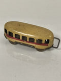 Ancien petit wagon en tôle peinte Chine, caisse jaune à filet rouge