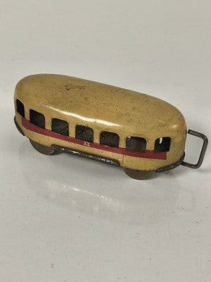 Ancien petit wagon en tôle peinte Chine, caisse jaune à filet rouge