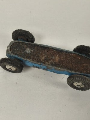 Ancien véhicule miniature Dinky Toys métal bleu, monoplace de course