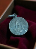 Médaille religieuse ancienne Ste Thérèse de Lisieux France vintage liturgie
