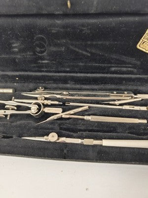 Ancien compas de précision avec étui noir, marque Ancienne, complet vintage