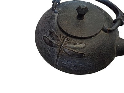 Théière japonaise fonte décor libellules + 2 tasses & dessous, style traditionne