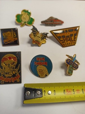 Lot 8 pin's vintage rock, Iron Maiden Motörhead, badges rétro Space Monkeys