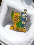 Pin's vintage Olympique de Marseille OM Coupe d’Europe 1993 Bruges badge rétro f