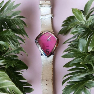 Montre Guess vintage quartz cadran rose édition limitée, bracelet cuir blanc