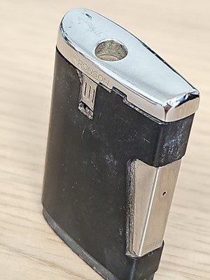 Briquet ancien Ronson noir chromé vintage, allumeur rétro à recharger, années 60