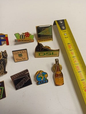 Lot 10 pin's publicitaires vintage années 80 90 – cinéma TV marques mixtes