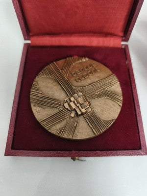 Médaille de table Banque Dupont vintage, relief abstrait, étui rouge