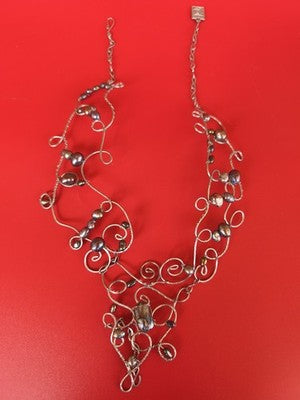 Vintage collier Danais en pierres naturelles, fil métal torsadé, design original