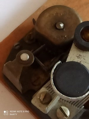 Boîte à musique mécanique Jokiwa Japan vintage, mécanisme métal sur socle bois