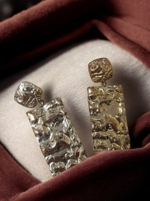 Paire boucles d’oreilles vintage rétro relief doré fantaisie ancien bijou