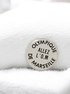 Pin's vintage Olympique de Marseille OM badge ancien rond blanc rétro football