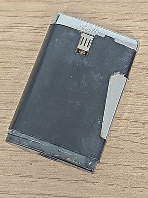 Briquet ancien Ronson noir chromé vintage, allumeur rétro à recharger, années 60