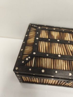 Boîte rectangulaire anglo-indienne os et piquants de porc-épic incrustée