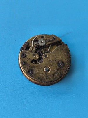 Ancienne montre gousset vintage à cadran romain, pour pièces ou restauration