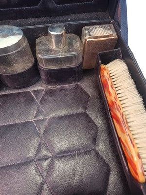 Valise de rasage vintage homme, accessoires bakélite, trousse ancienne rétro