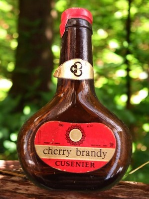 Mignonette Cherry Brandy Cusenier ancienne bouteille liqueur vintage