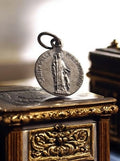Médaille religieuse Saint Gilles vintage métal ancien prière catholique