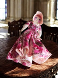 Broche poupée fantaisie vintage robe fleurie rose élégante rétro