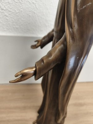 Importante statue du Christ Jésus en bronze creux, patine brune, mains ouvertes