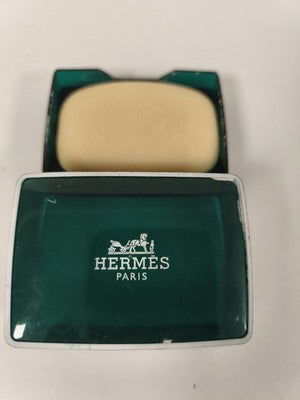 Savon Hermès Paris vintage en coffret vert et blanc, nécessaire de toilette