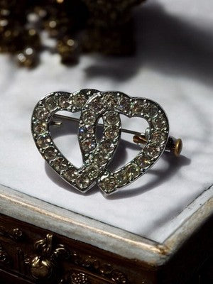 Broche vintage deux cœurs strass brillant, bijou ancien élégant