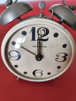 Réveil mécanique ancien Jantar vintage rétro URSS fonctionnel horloge collection
