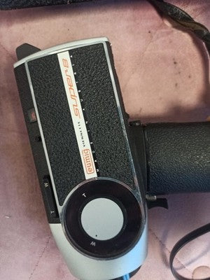 Caméra vintage Eumig Super 8 avec étui rétro Autriche ancien