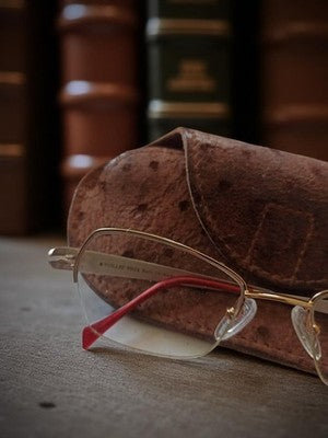 Lunettes Vuillet Vega vintage plaqué or, étui cuir ancien, monture fine