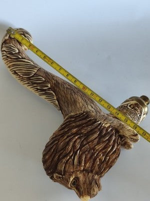 Ancien grand manche de canne zoomorphe bakélite décor sculpté monture laiton