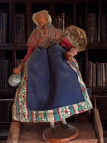 Santon ancien signé Jouglas femme panier œufs costume provençal vintage déco