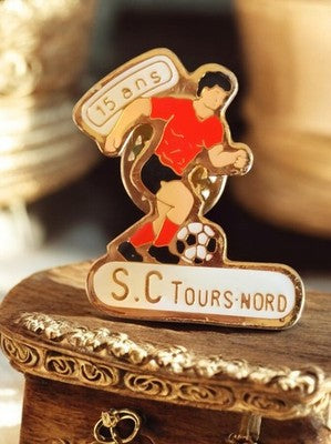 Pin's vintage S.C. Tours Nord football 15 ans joueur émaillé badge rétro